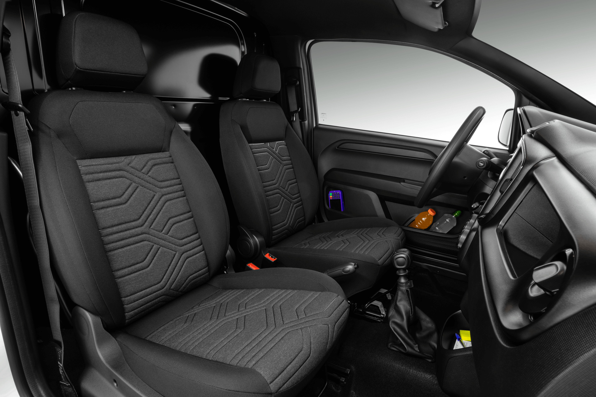RAM-V700-Rapid-07 - Interiores