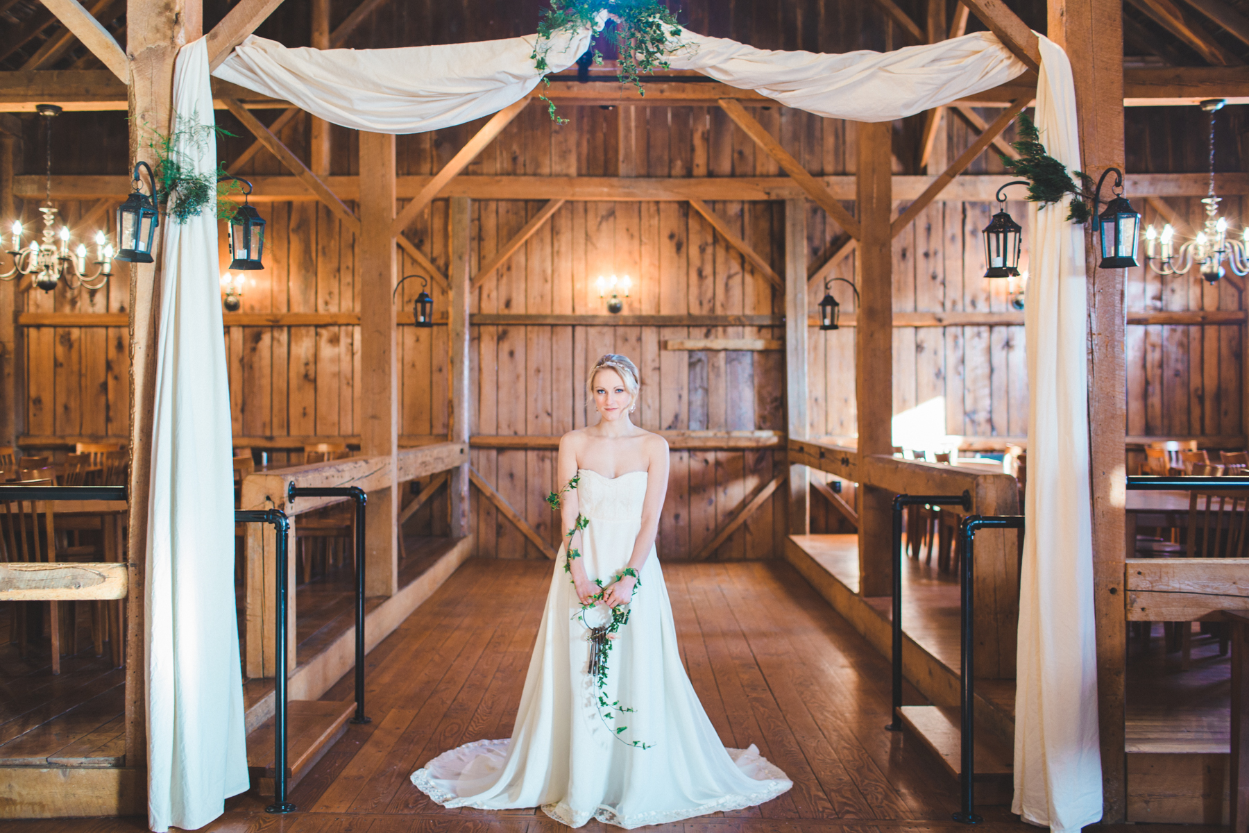 Love the idea of a barn wedding in a stunning mountainside backdrop? Romantic Barn Wedding Inspiration - Rustic Wedding Chic