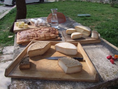 The Kumparička goat farm produces some wonderful cheeses