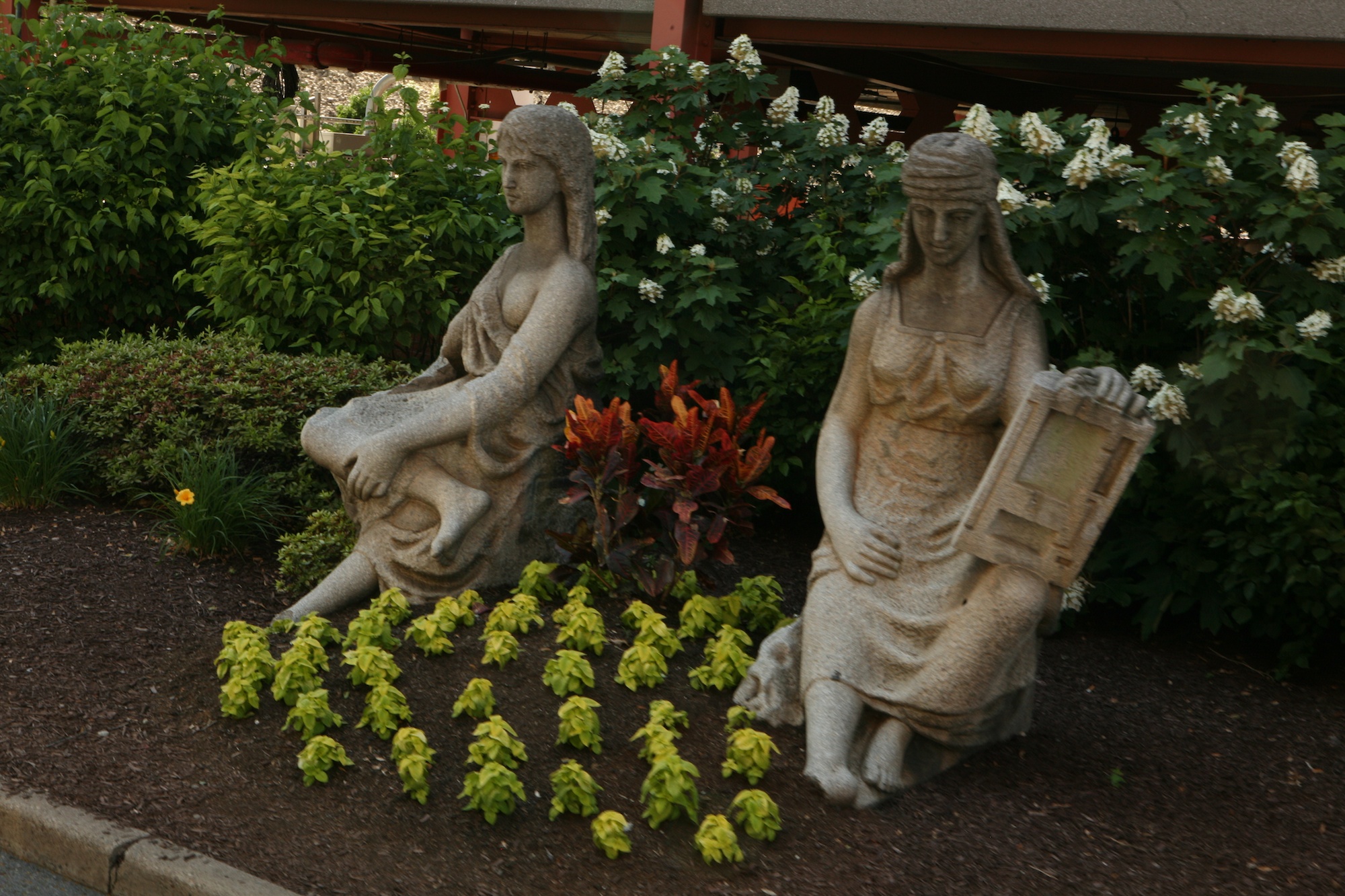 sculptures at Station Square