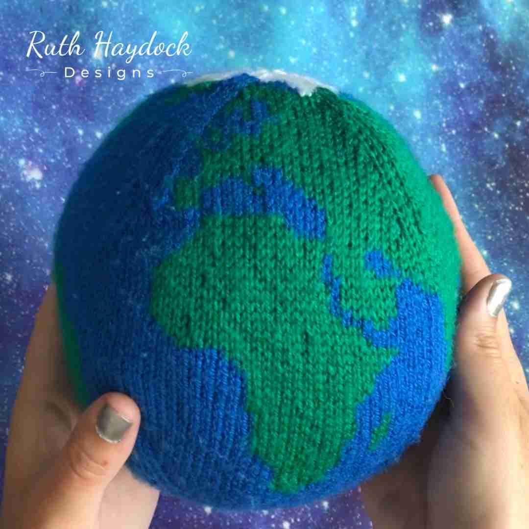 Large Knitted Globe Pattern Ruth Haydock 1
