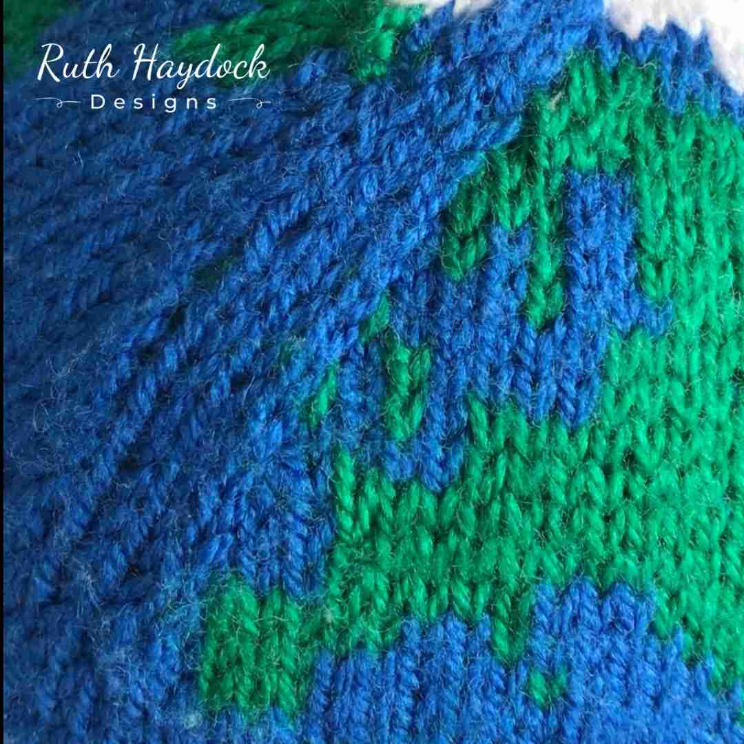 Large-Knitted-Globe-Pattern-Ruth-Haydock-3-1