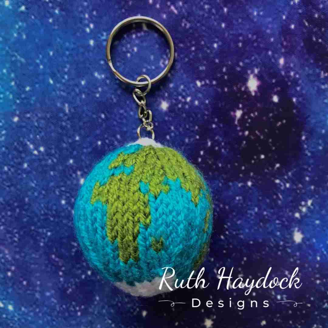 Mini-Knitted-Globe-Pattern-Ruth-Haydock-6