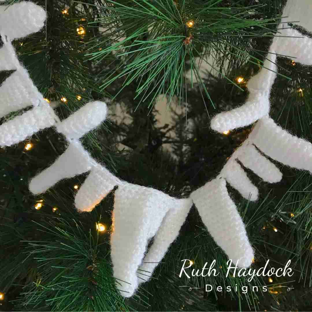 Sparkling Icicles Bunting Ruth Haydock 2