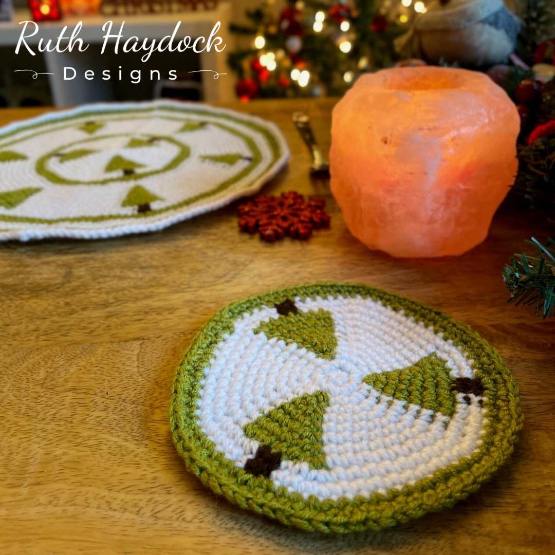 Christmas Tree Table Setting (3)