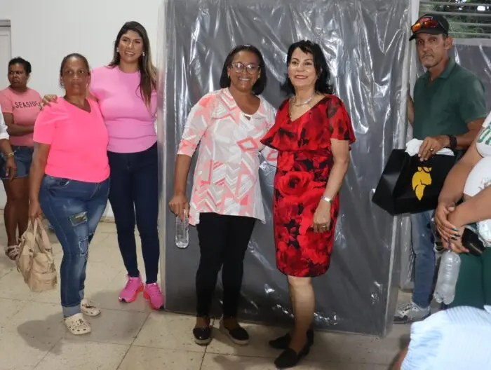 FUNDASEN rinde emotivo homenaje a las madres de Santo Domingo Oeste en celebración especial realizada en Las Caobas