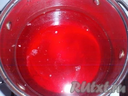 Маринованная капуста со свеклой на зиму. Заготовка из капусты со свёклой на зиму в банках крупными кусками