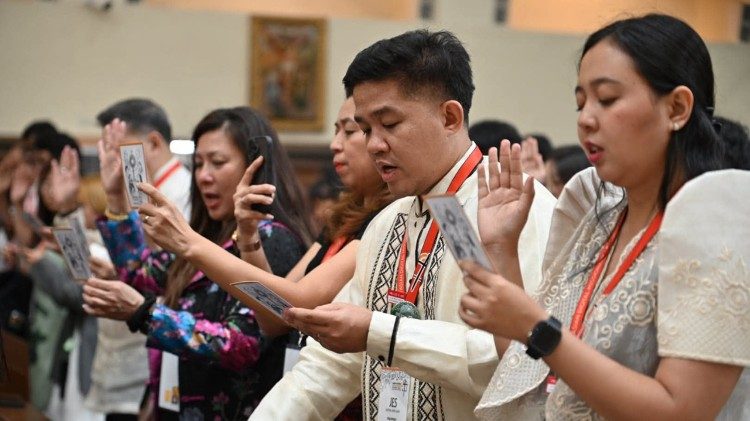 Asian digital missionaries pawl hnen online ih khuhnak kha Christian tetti khannak ah thleng dingah forhfial.