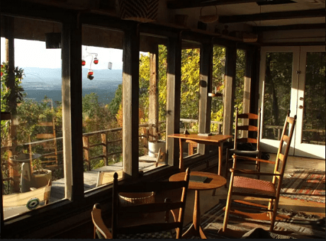 Texas is home to vast expanses and lush forests brimming with wildlife. Cheap/awesome weekend getaways in VA via AirBNB and VRBO