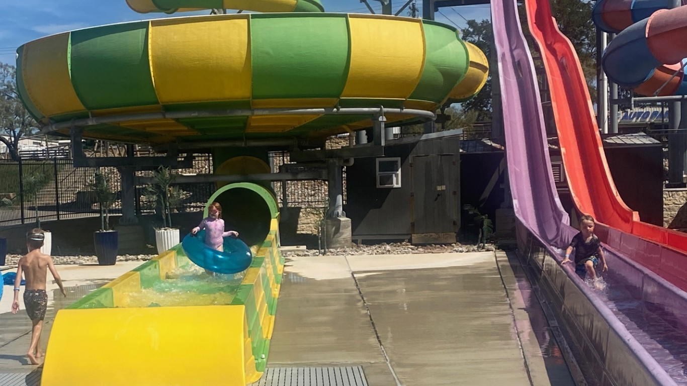 Kid Friendly Resort Park Jellystone Park Guadalupe River