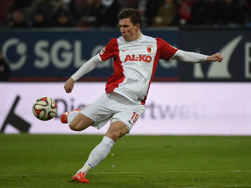 Bundesliga News Hojbjerg Augsburg Forciert Erneute Leihe With a solid defensive acumen and an ever-evolving attack oriented possession game Pierre-Emile Hojbjerg has the wherewithal to slot into this Augsburg team in place of either option for Markus Weinzeirl.