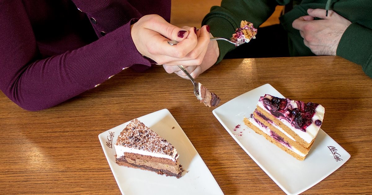 Mcdonald S Chocolate Cake Schokokuchen Mccafe Youtube