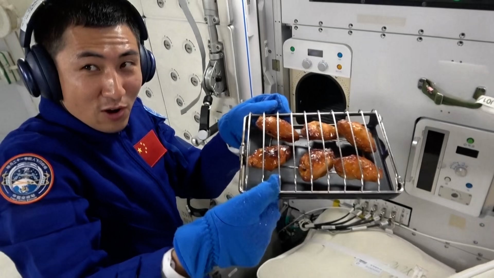 Space BBQ: Astronauts Cook Chicken & Steaks in Orbit! (2026)