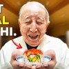 baixar 90 yr old Sushi Chef tries American Sushi for the First Time mp3