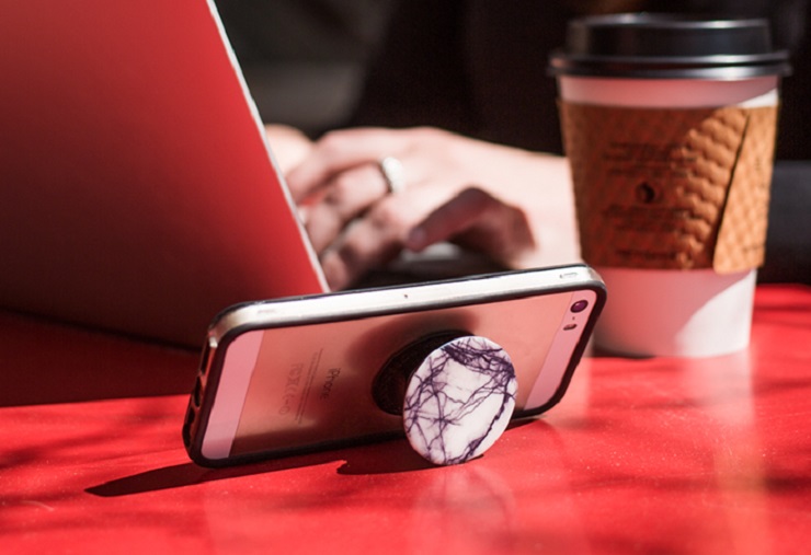 Rekomendasi Souvenir Kekinian Popsocket Custom Harga popsocket yang terjangkau dan fungsional layak Anda pertimbangkan untuk menambah koleksi aksesori handphone Anda.