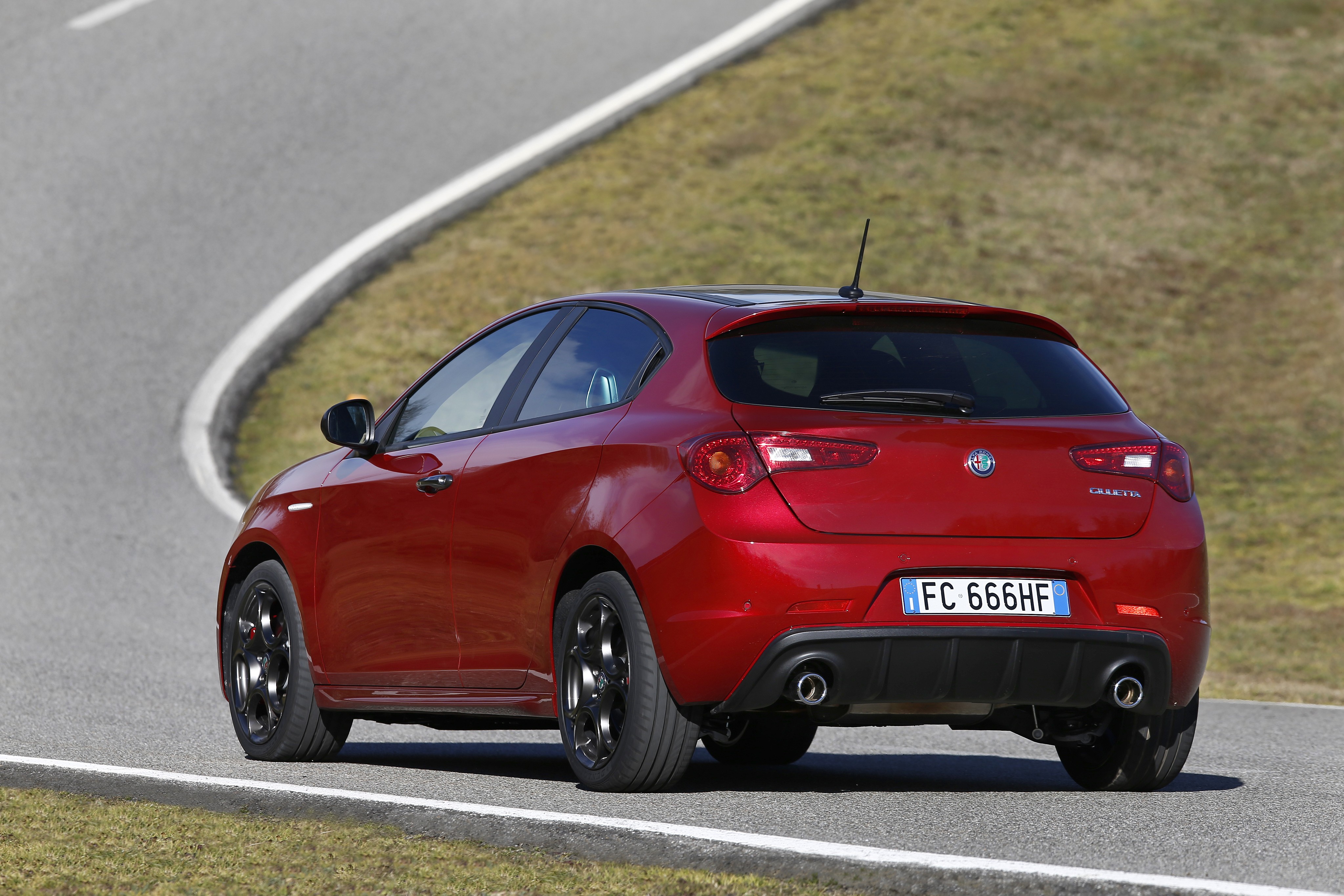 Alfa romeo giulietta specs & photos