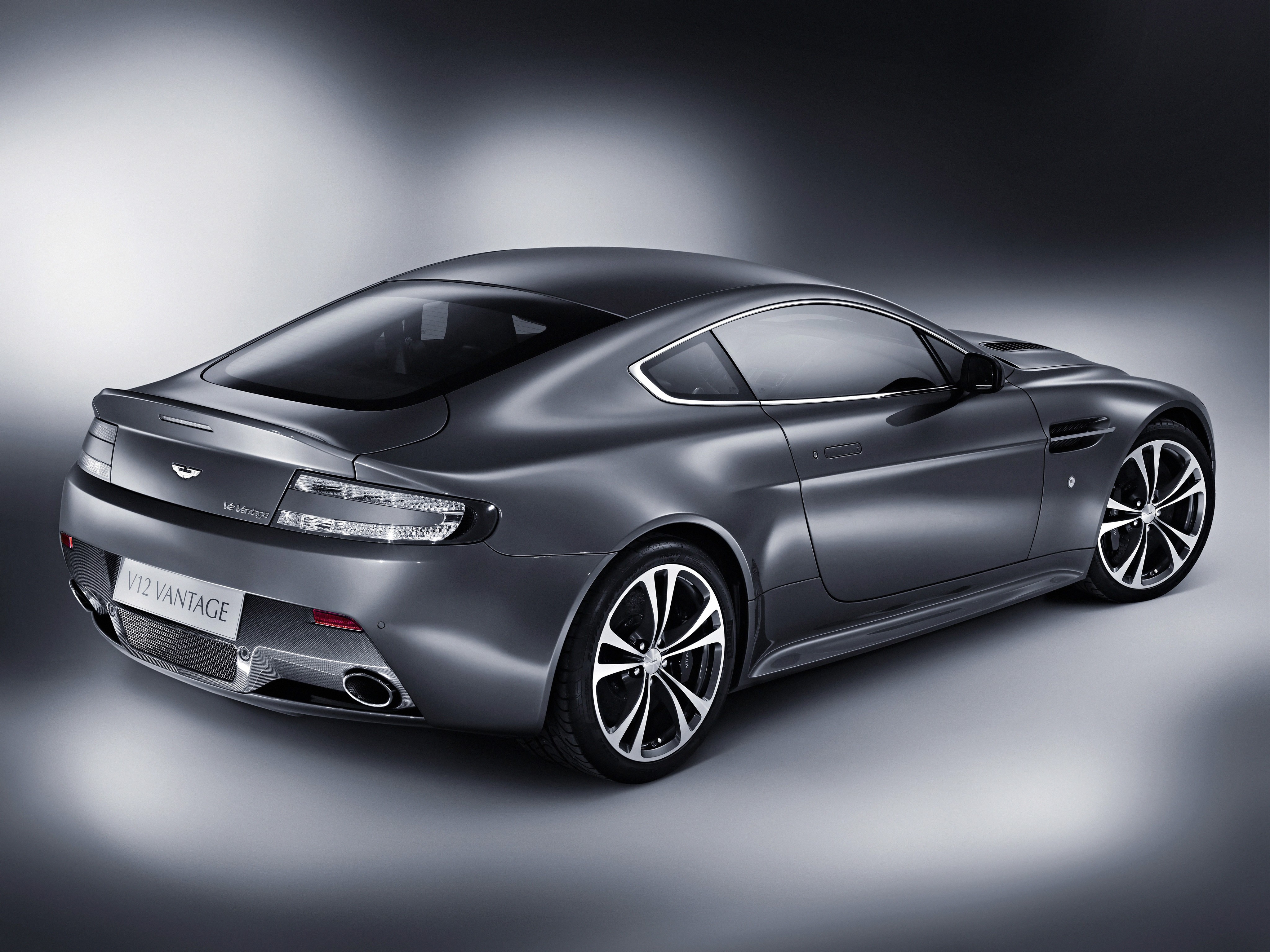 Aston martin v12 vantage specs