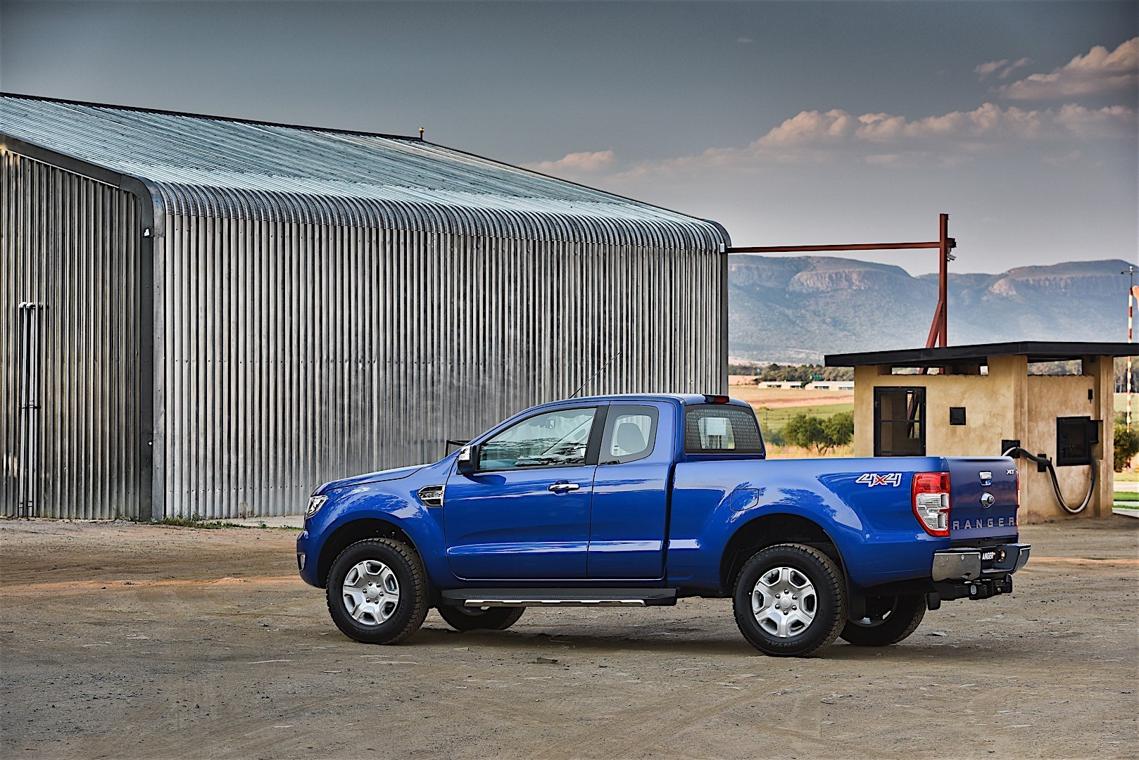 Ford ranger super cab specs & photos