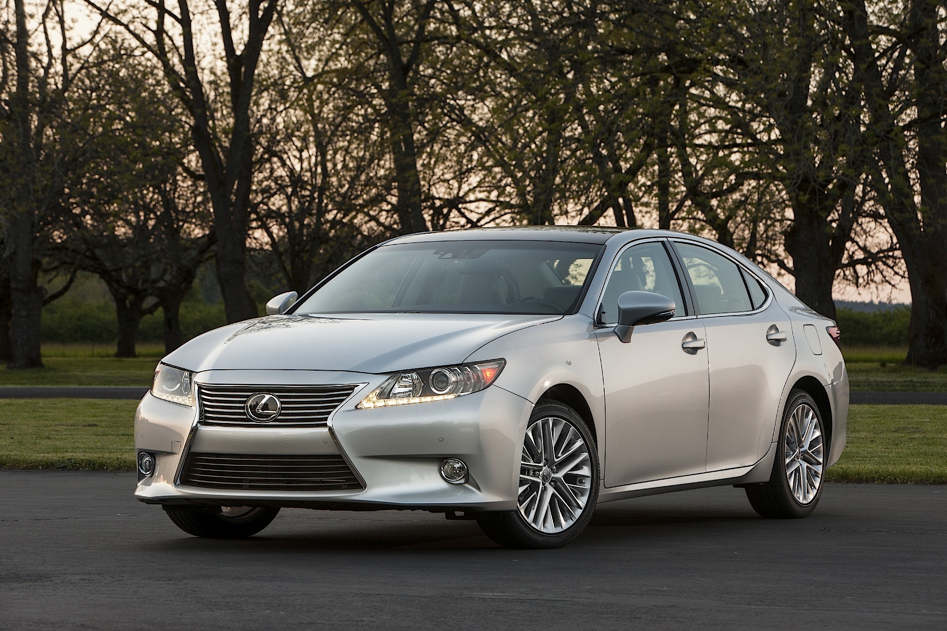 Lexus es specs & photos