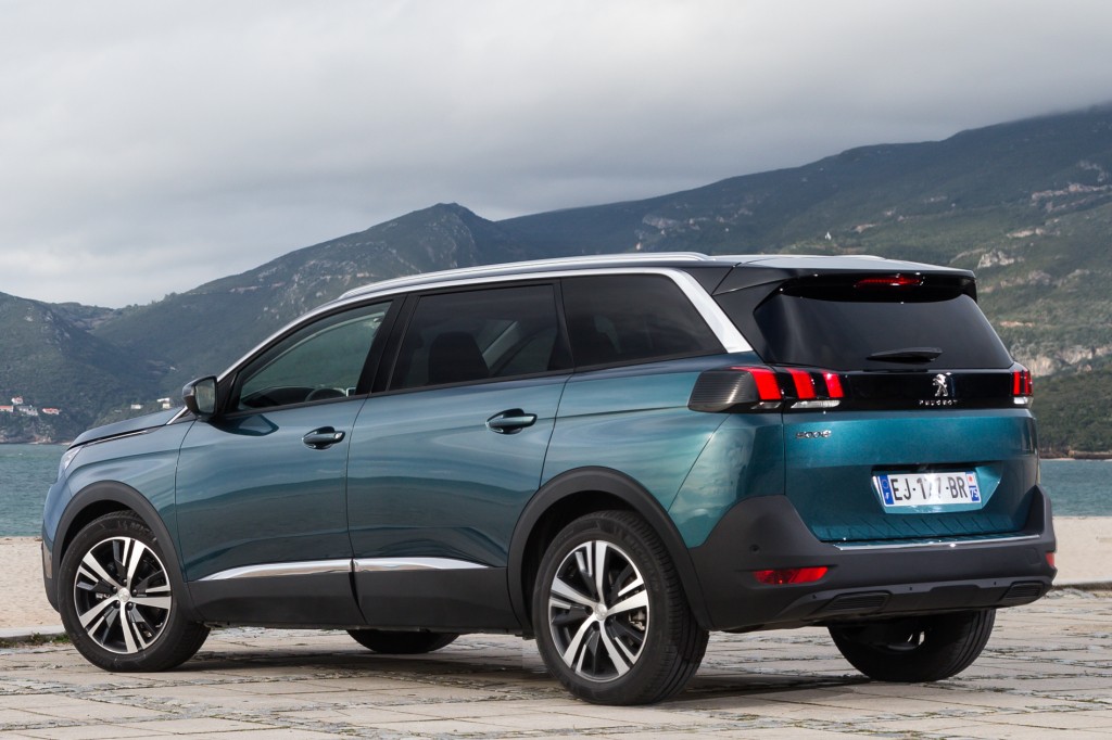Peugeot 5008 specs & photos