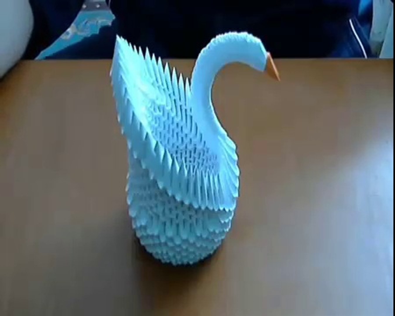 It is a 3d paper heart which starts blinking (glowing) when someone holds it. How To Make 3d Swan Model1 Video Dailymotion