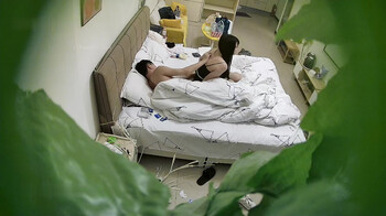 主題酒店鐘點房拍攝到的一對大學生情侶周日約炮 換上情趣女仆裝互舔互插愛撫爽的欲仙欲死 露臉高清 - 截图2