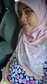 Koleksi 7 Video Bokep Jilbab Ratna Suka Sepong Di Susu Sampai Crot