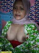 Koleksi Pics Vids ABG Jilbab Ita 18Yo Toket Ranum Memek Item