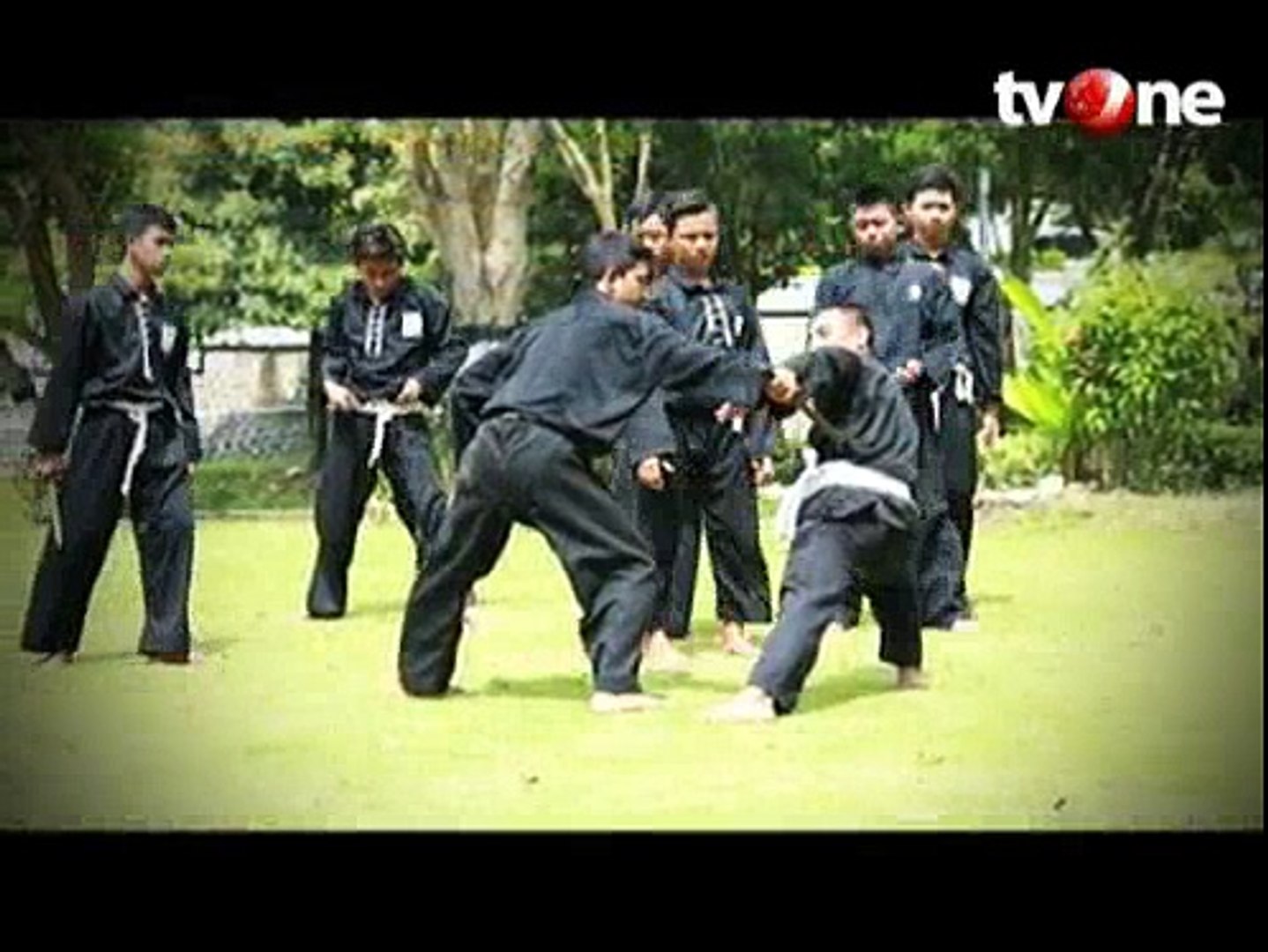 Ribuan atlet pencak silat lakukan latihan bersama di lapangan bhayangkara akpol, minggu (5/7/2018). Jejak Pendekar Edisi Persaudaraan Setia Hati Terate Bagian 2 Video Dailymotion