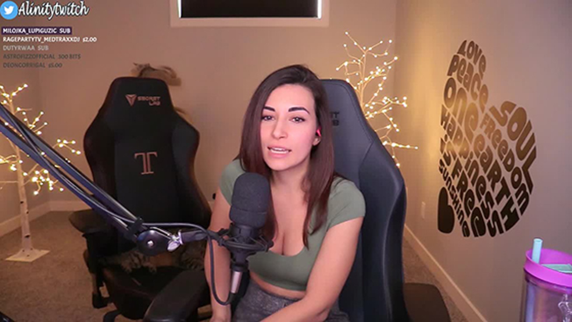 La streameuse Alinity se fait piéger en Stream et montre du porno accidentellement