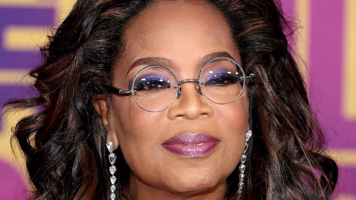 Oprah Winfrey Unveils Stunning Portrait at National Portrait Gallery