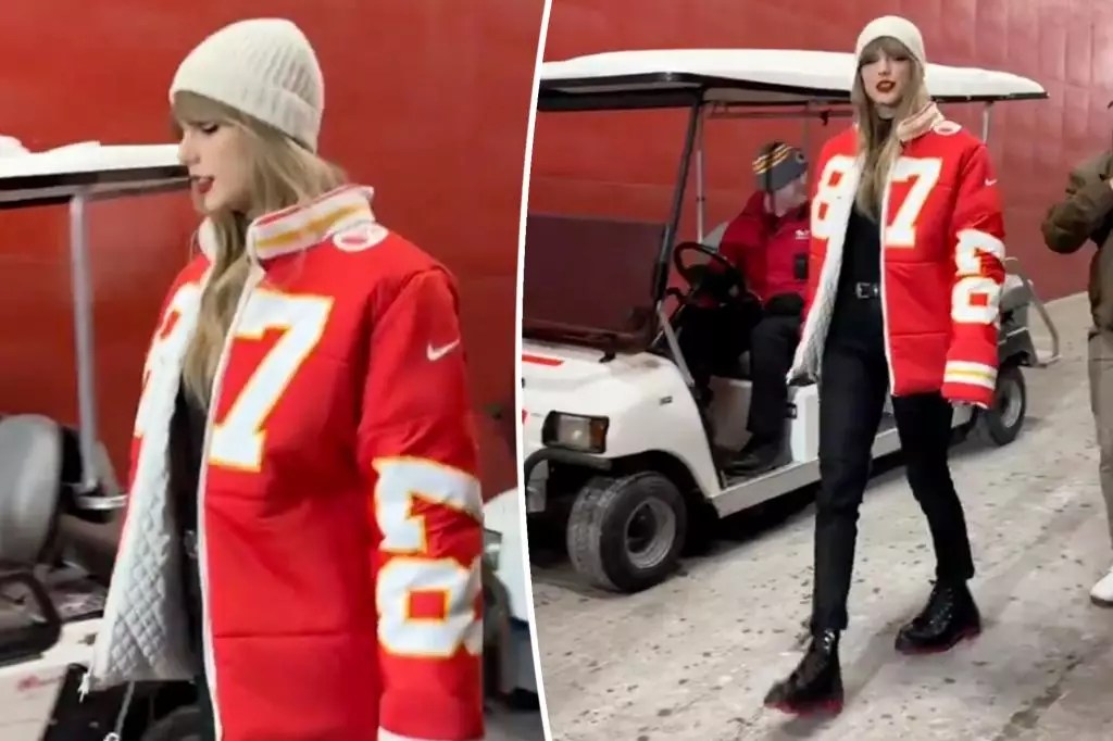 Taylor Swift Braves the Cold in Support of Boyfriend Travis Kelce