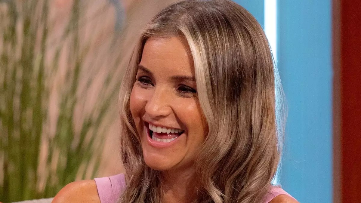 Self-Critique: A Closer Look at Countryfile Star Helen Skelton’s Unveiled Life