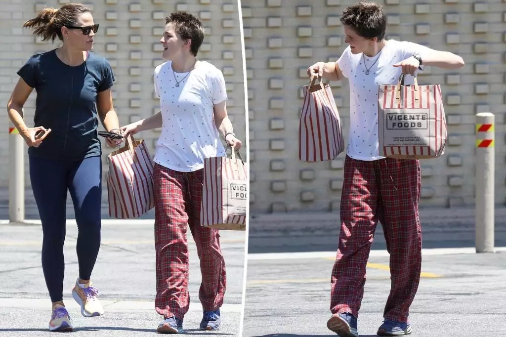 The Casual Style of Seraphina Affleck During Outing with Jennifer Garner