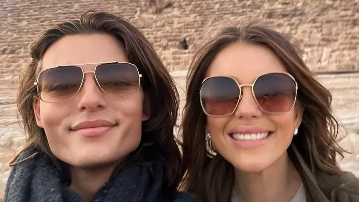 A Glimpse into the Bond Between Elizabeth Hurley and Her Son Damian: Their Recent Egyptian Adventure