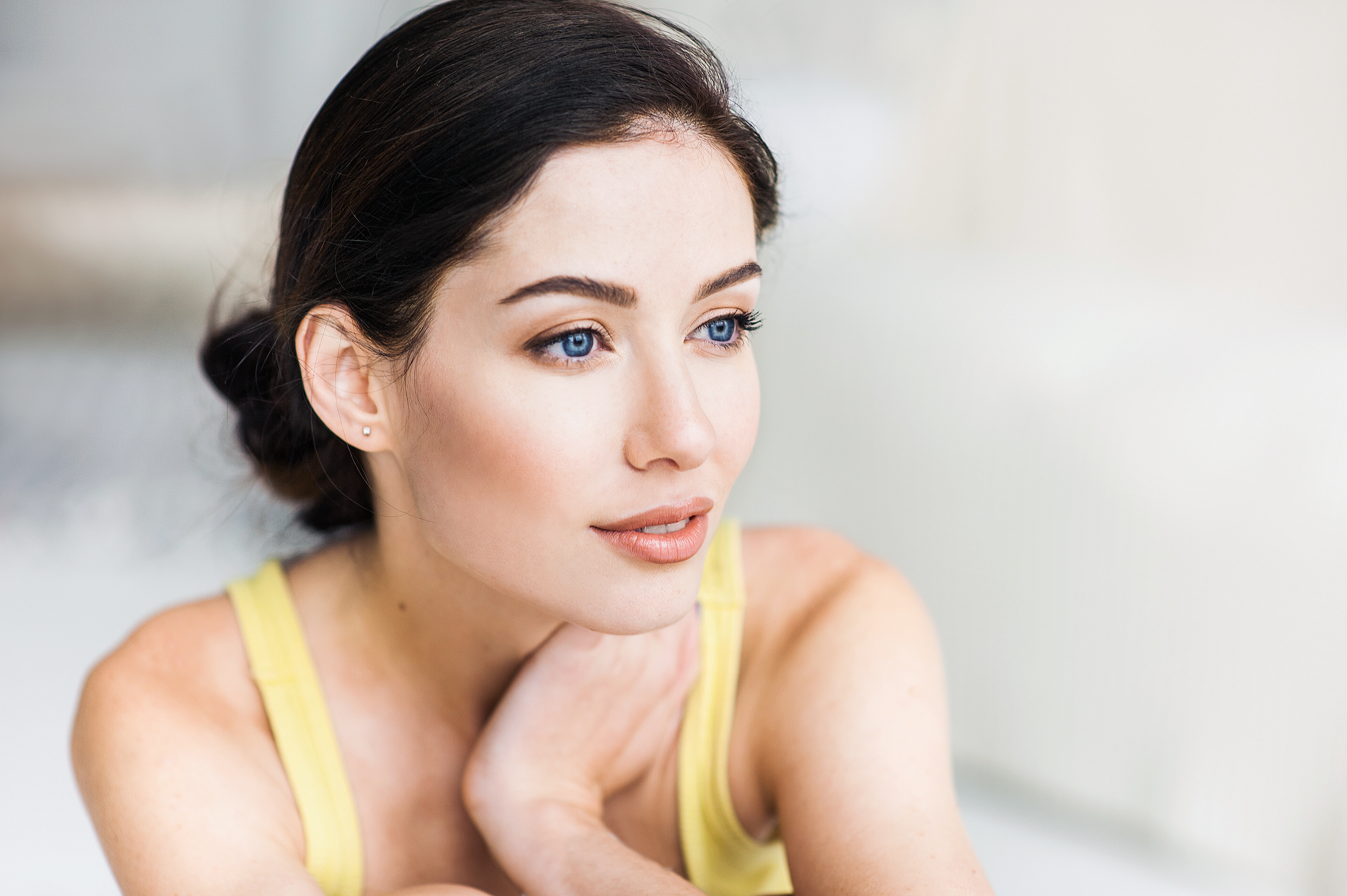 How to give your eyes a sexy, youthful shape we may earn commission from links on this page, but we only recommend products we back. Makeup Tips For Dark Hair And Fair Skin