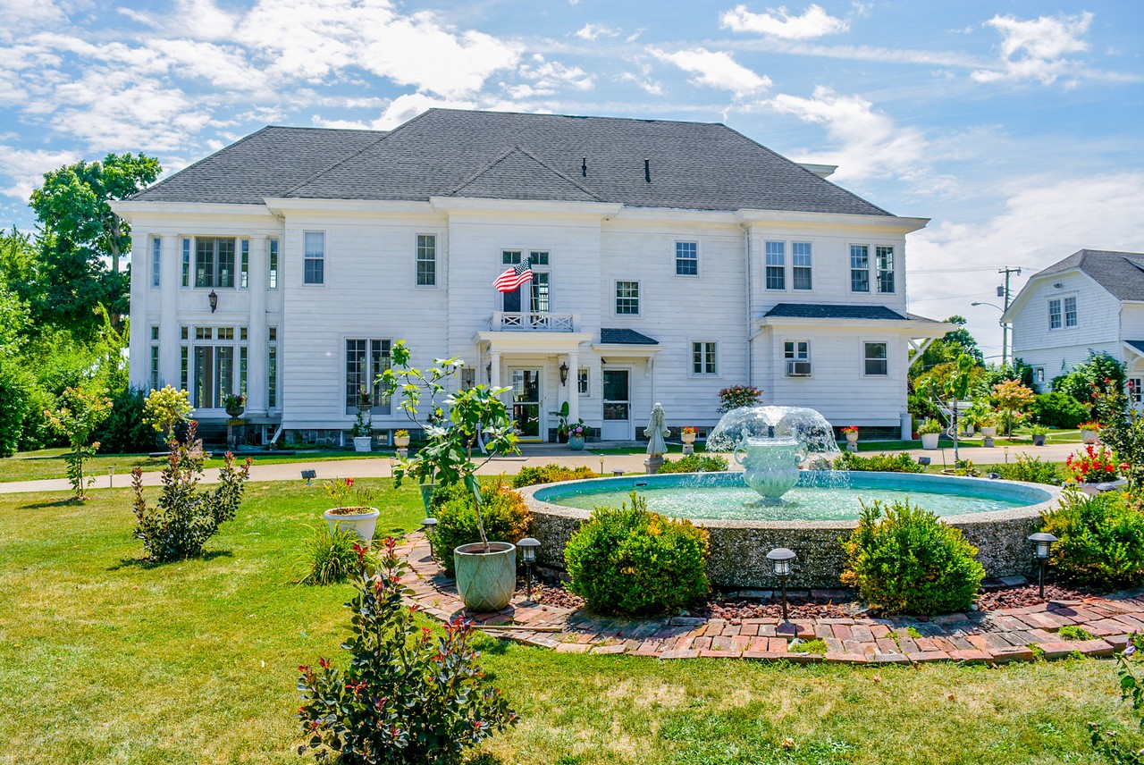 Stunning 6 bedroom 6 bathroom historic mansion in kendallville