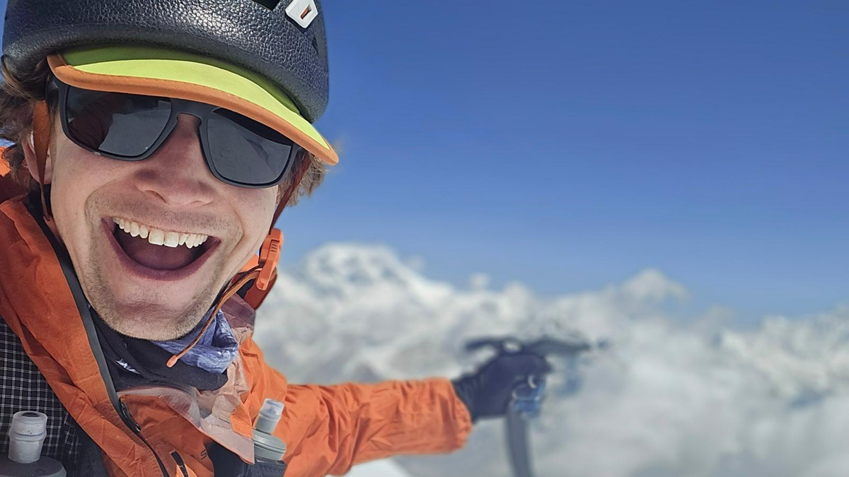 Una Entrevista con Tyler Andrews sobre sus Intentos de FKT en el Monte Everest 2025