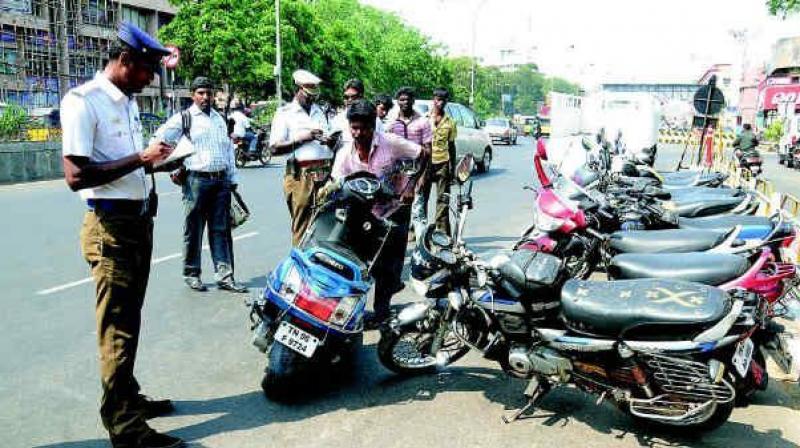 Téléchargement gratuit Images Hyderabad Cops Use Humour To Warn Motorists dernière salutations