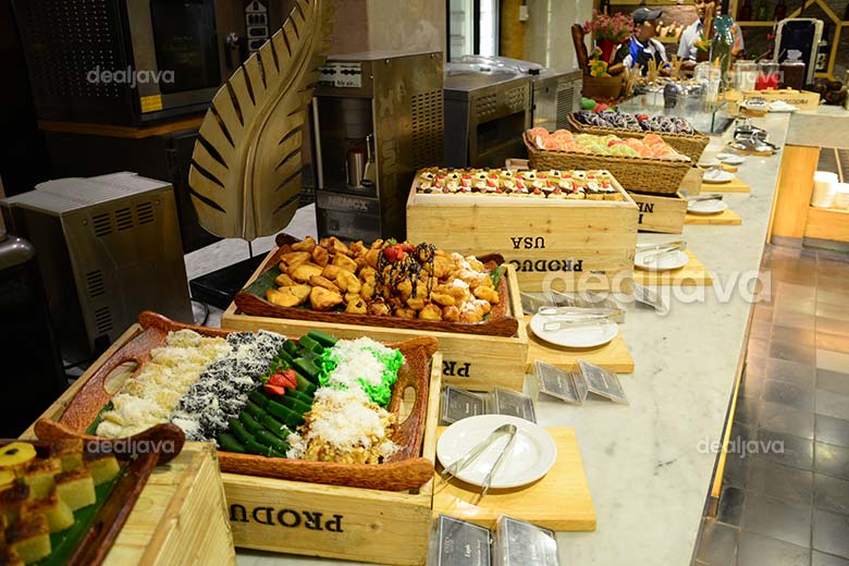 Menyambut bulan suci ramadhan hotel garden palace kembali menghadirkan menu berbuka puasa di green house restoran. Dealjava Ramadhan Iftar All You Can Eat Buffet At Garden Palace Hotel Surabaya