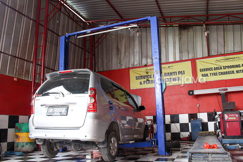 dealjava detailing mobil-mu tampak bersih luar dan dalam hanya di auto bridal 37 on executive car wash medan