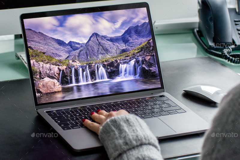 Responsive MockUp Phone and Laptop in Office by zduni