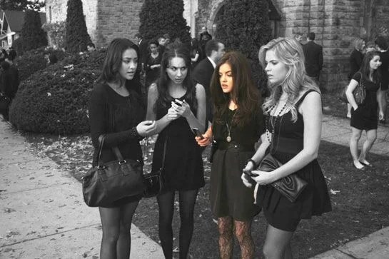 Pretty Little Liars Strange Funeral Outfits
