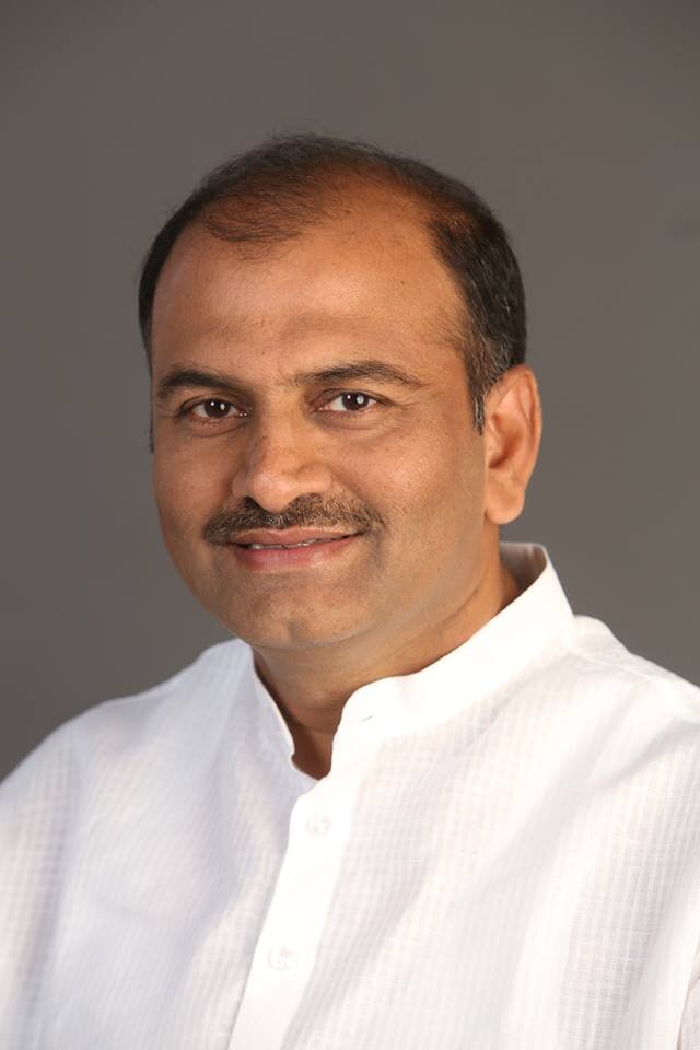 Andhra Leaders Urge Centre to Allow Cockfights