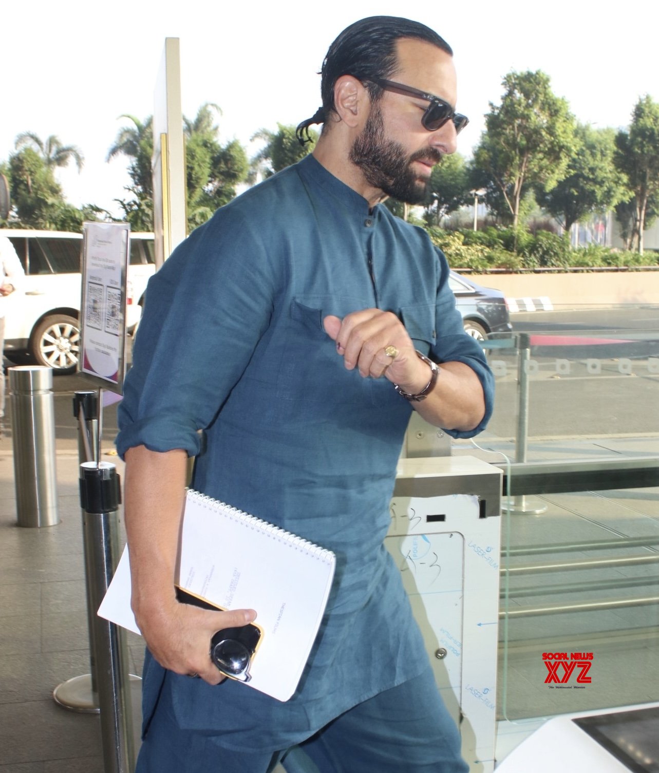 Mumbai: Celebrities Spotted At Airport #Gallery