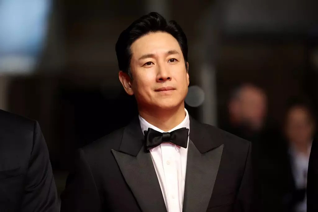 Lee Sun-kyun, Star of Parasite, Dies at 48: A Tragic Loss in the Film Industry Lee Sun-kyun, Star of Parasite, Dies at 48: A Tragic Loss in the Film Industry