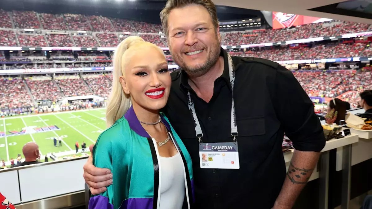 Blake Shelton and Gwen Stefani: A Love Story Behind the Scenes Blake Shelton and Gwen Stefani: A Love Story Behind the Scenes