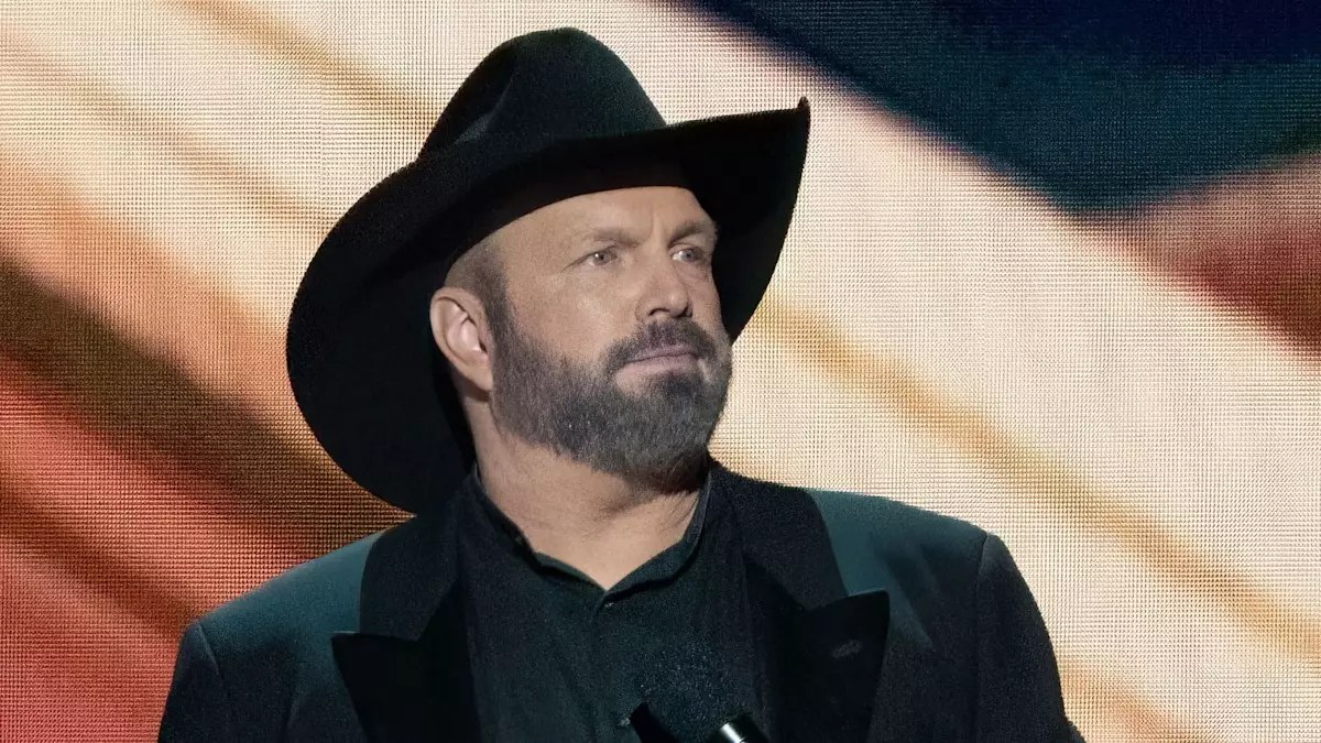 The Rise and Fall of a Country Icon: Garth Brooks Faces Serious Allegations The Rise and Fall of a Country Icon: Garth Brooks Faces Serious Allegations