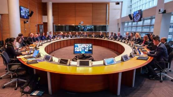 Water Wait - Classic Mobile Landscape Designs | Free Download