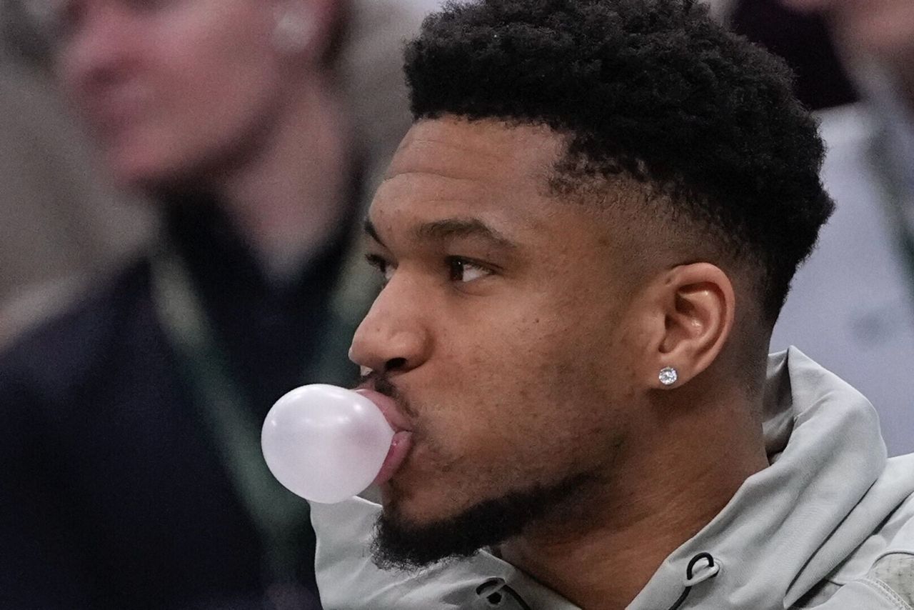 Giannis Antetokounmpo's Future with the Bucks: Doc Rivers Confirms No Shutdown (2026)
